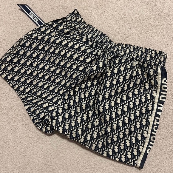 Shorts pants Price Firm. - Picture 2 of 3